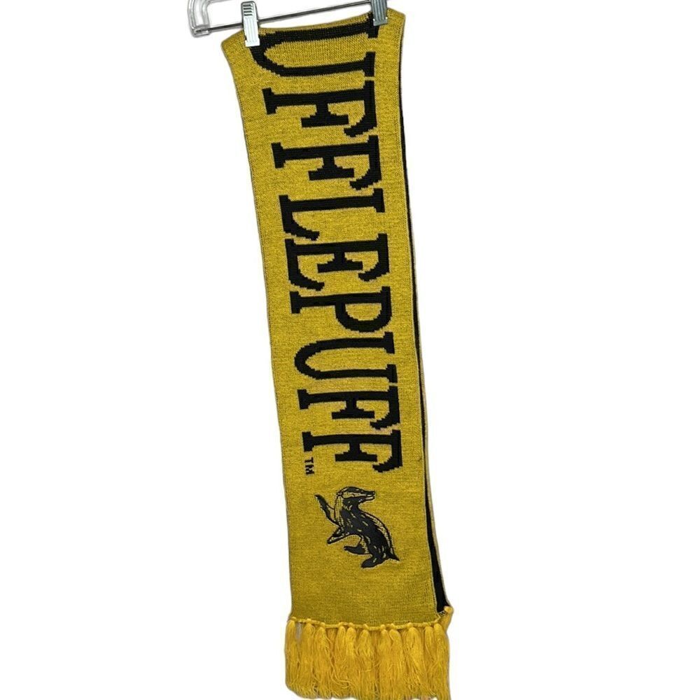 Harry Potter Wizarding World Universal Studios Hufflepuff Reversible Scarf.‎